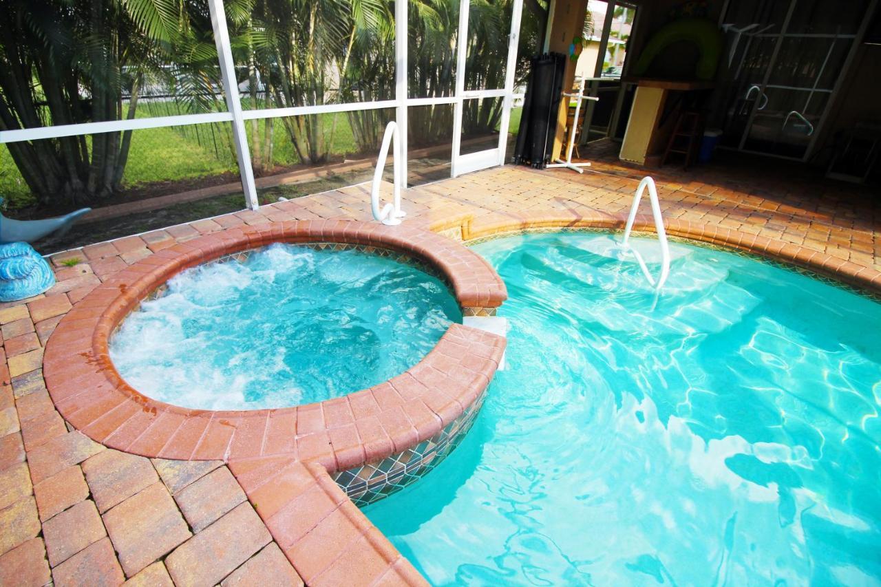 Luxury Home, Hot Tub, Heated Pool, Tiki Bar - Villa Spain Cape Coral Exteriér fotografie